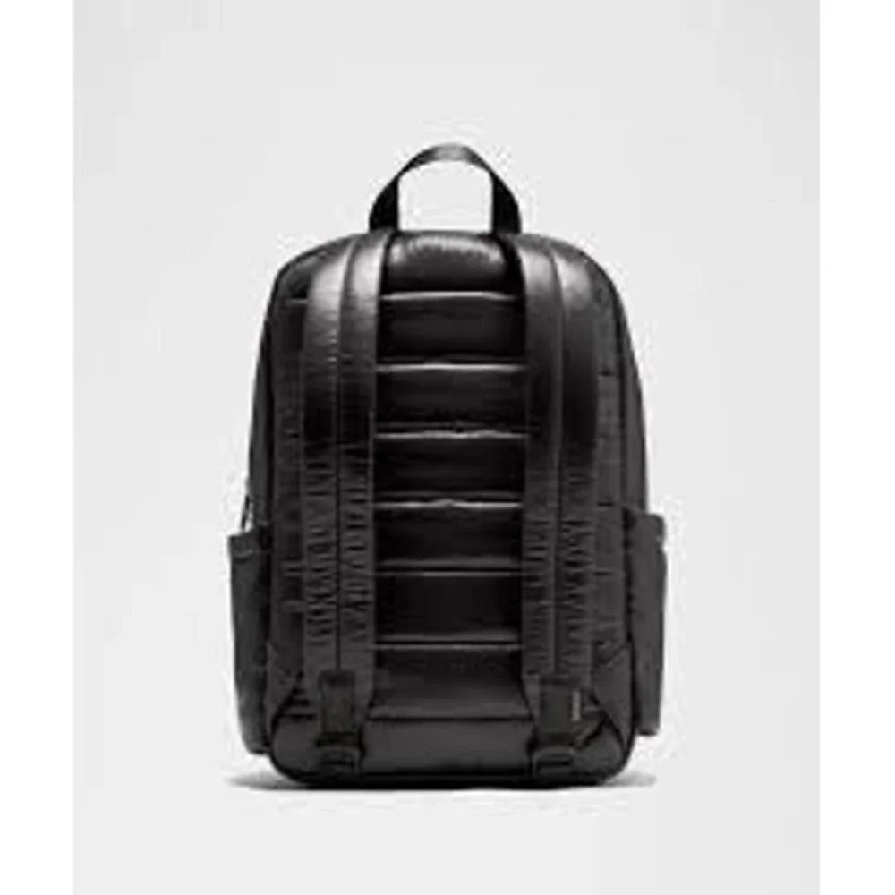 Lululemon-Everywhere Backpack 22L Wunder Puff-Black
